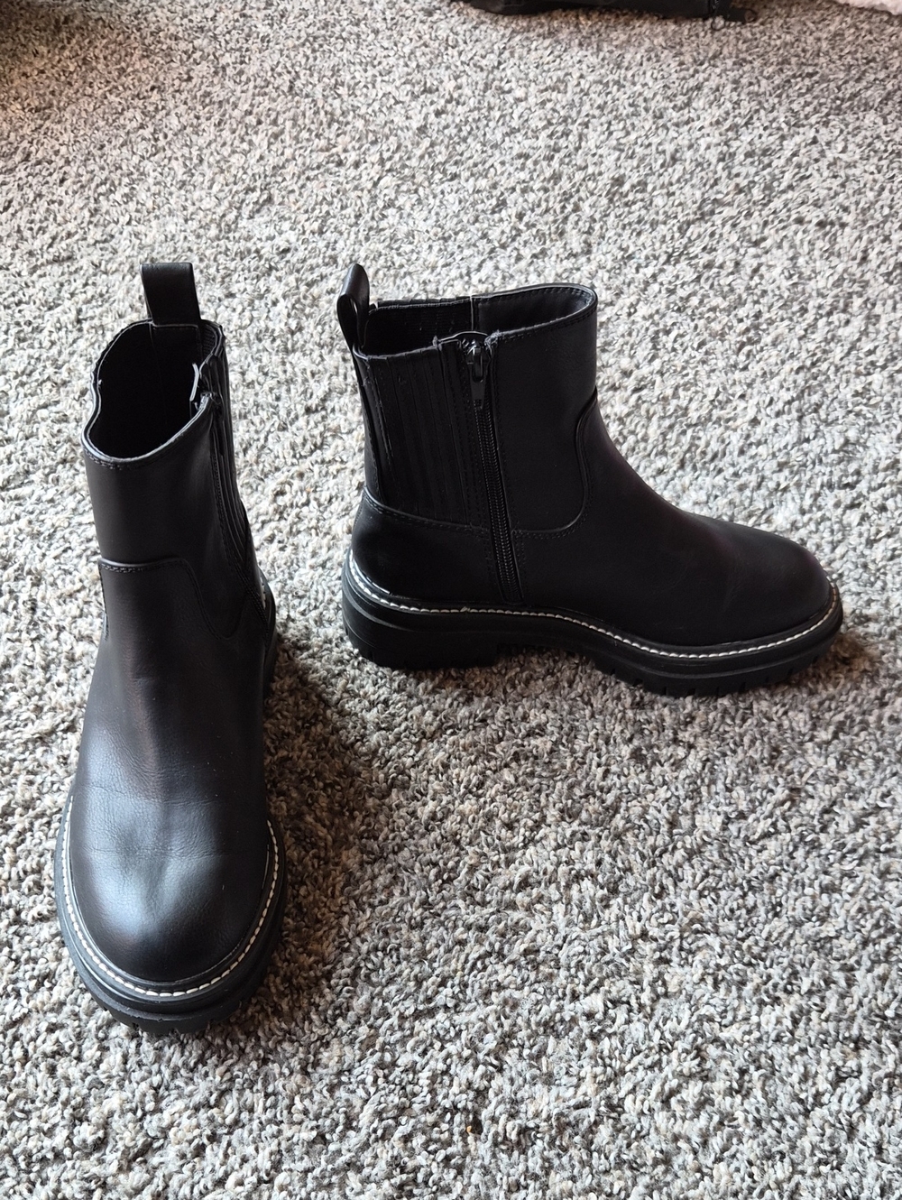 Time and Tru Black Chelsea Zip Boots Size 6.5